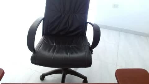 Snapshot of aureliv1 chatting on May 2026 10:16:01 PM Aureliano online show from May 2026 10:16:01 PM