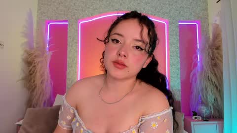 Aurora online show from December 2024 07:45:02 PM