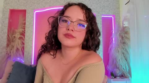 Aurora online show from January 2025 07:49:01 PM