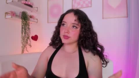 Aurora online show from October 2025 02:08:01 AM