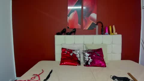 Snapshot of aurora_doll_ chatting on December 2024 12:13:02 PM AURORA online show from December 2024 12:13:02 PM