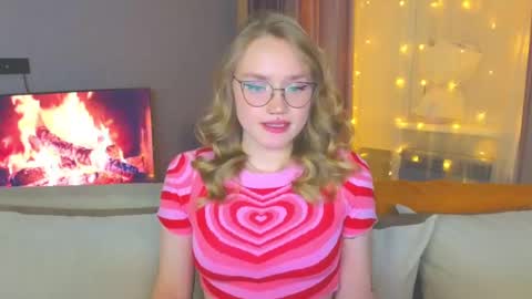 Kate online show from December 2024 07:18:02 PM