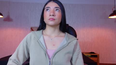 Aurora online show from November 2025 03:49:01 AM