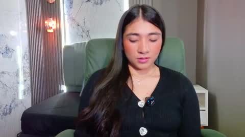 Aurora online show from November 2025 01:25:02 AM