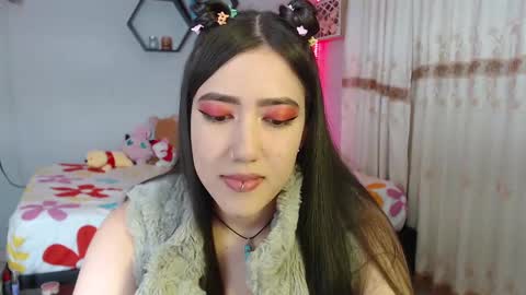 Snapshot of aurora_shy_ chatting on December 2024 09:19:01 PM Aurora  online show from December 2024 09:19:01 PM