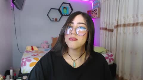 Snapshot of aurora_shy_ chatting on February 2025 11:04:02 PM Aurora  online show from February 2025 11:04:02 PM