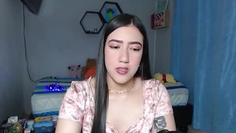 Snapshot of aurora_shy_ chatting on October 2025 09:52:02 AM Aurora  online show from October 2025 09:52:02 AM