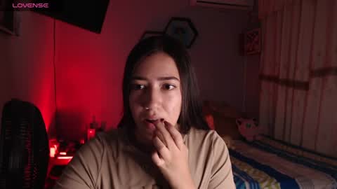 Snapshot of aurora_shy_ chatting on June 2026 09:46:01 PM Aurora online show from June 2026 09:46:01 PM