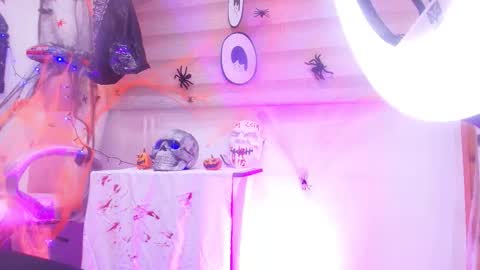 auroraa_miller online show from October 2025 11:55:02 AM