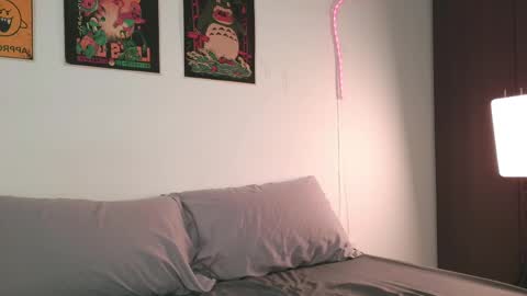 Aurora online show from April 2026 01:55:01 AM