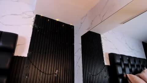 Aurora online show from September 2025 11:51:02 PM