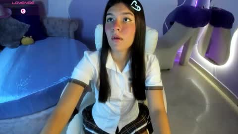 auroracute2 online show from September 2025 01:11:01 PM