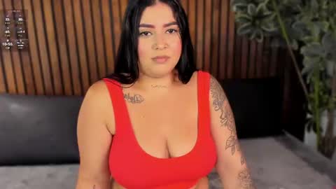 auroraqueenn online show from July 2026 08:52:02 PM