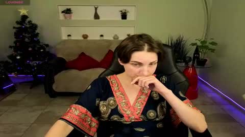 Aurora online show from December 2025 07:07:01 PM