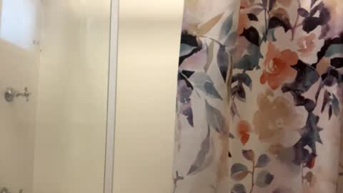 Milf4u online show from February 2026 07:02:01 AM