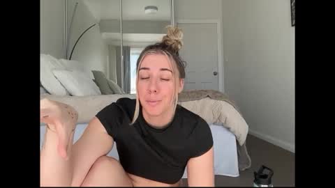 aussielulu online show from April 2026 10:54:02 PM