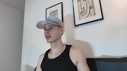 Snapshot of austiin_ross1 chatting on October 2025 06:32:02 PM austiin online show from October 2025 06:32:02 PM