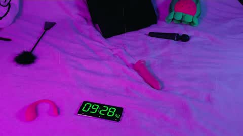 Autum Showers online show from May 2026 08:03:02 PM
