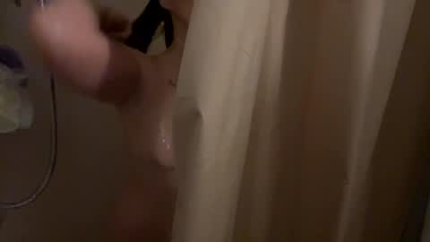 Snapshot of autumn563 chatting on December 2024 06:24:02 AM Autumn online show from December 2024 06:24:02 AM