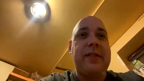 Snapshot of auz1812 chatting on December 2024 08:24:01 AM Auz online show from December 2024 08:24:01 AM