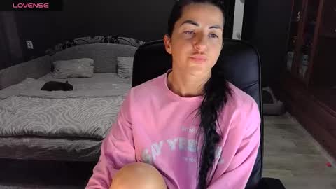 Ava online show from December 2025 12:44:02 PM