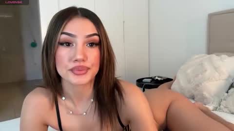 Ava  online show from December 2025 10:59:02 PM