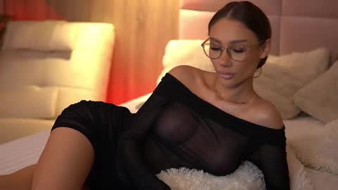 Ava online show from February 2025 03:50:01 AM