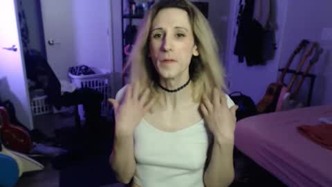 Snapshot of ava_reinhart_999 chatting on February 2026 11:42:02 PM Ava online show from February 2026 11:42:02 PM