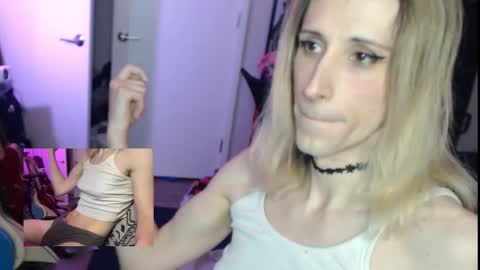 Snapshot of ava_reinhart_999 chatting on February 2026 09:33:02 PM Ava online show from February 2026 09:33:02 PM