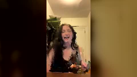 Snapshot of avallanchee chatting on June 2026 04:10:01 AM avallanchee online show from June 2026 04:10:01 AM