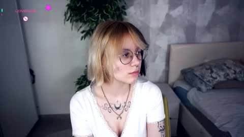 avaobierne online show from February 2026 06:48:01 PM