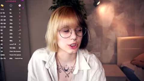 avaobierne online show from February 2026 06:15:01 PM