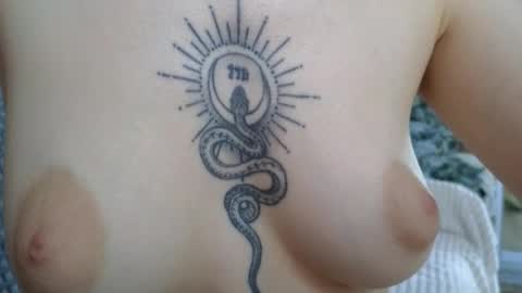 avgustina_love online show from April 2026 10:37:01 AM