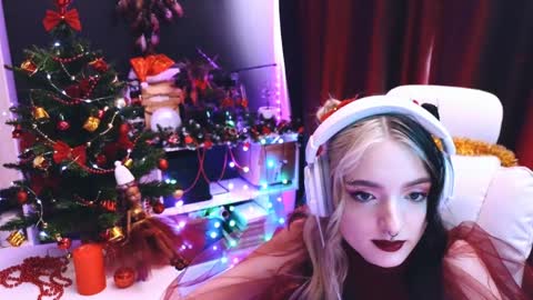 Avriel online show from December 2024 05:47:02 AM