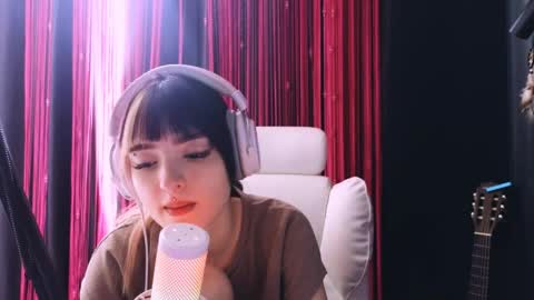 Snapshot of avi_nile chatting on May 2026 05:24:01 AM Avriel online show from May 2026 05:24:01 AM