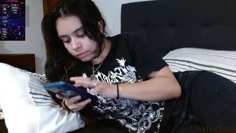 Snapshot of avrilthompson_ chatting on December 2024 12:30:01 AM Avril Thompson online show from December 2024 12:30:01 AM