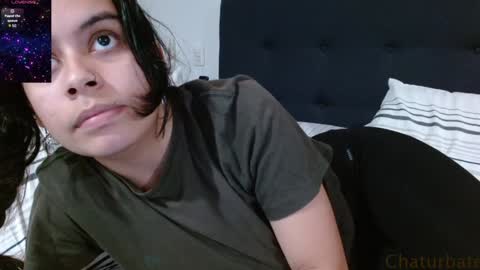 Snapshot of avrilthompson_ chatting on December 2024 12:02:01 AM Avril Thompson online show from December 2024 12:02:01 AM