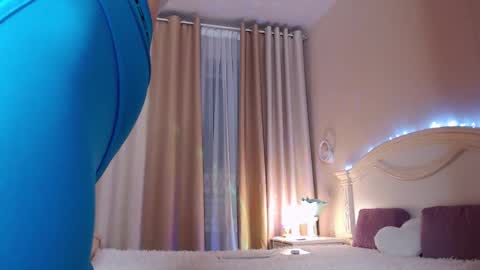 Avrora Inst online show from February 2026 10:28:02 PM