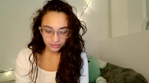 Snapshot of avvaiia chatting on January 2026 12:34:02 AM Avaia online show from January 2026 12:34:02 AM