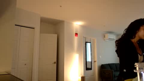 Avaia online show from February 2026 07:54:01 PM