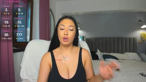 Snapshot of awesome_jolie chatting on November 2025 07:49:01 AM Jolie online show from November 2025 07:49:01 AM