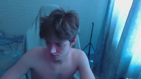 Snapshot of axel_0ne chatting on May 2026 05:35:01 AM axel_0ne online show from May 2026 05:35:01 AM