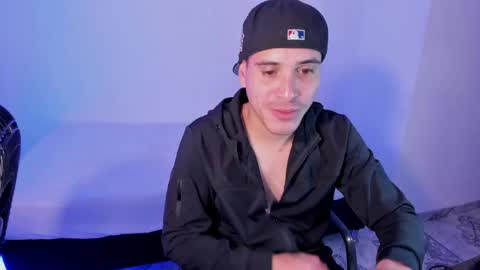 axel__fierro online show from April 2026 08:17:01 PM