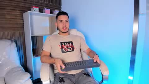 Snapshot of axel_grey_ chatting on September 2025 12:17:01 PM axel_grey_ online show from September 2025 12:17:01 PM