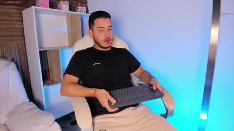 Snapshot of axel_grey_ chatting on October 2025 12:24:02 PM axel_grey_ online show from October 2025 12:24:02 PM