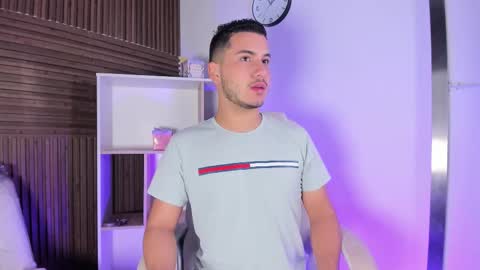 axel_grey_ online show from October 2025 12:13:02 PM