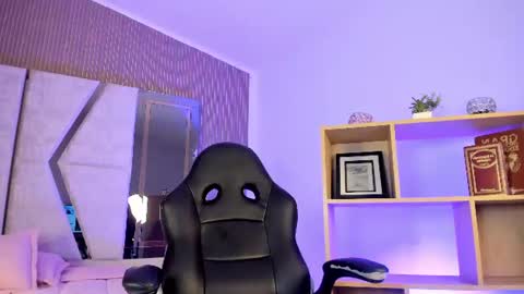 Snapshot of axel_grey_ chatting on June 2026 12:53:01 PM axel_grey_ online show from June 2026 12:53:01 PM