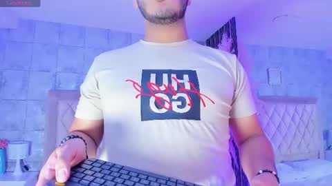 Snapshot of axel_grey_ chatting on June 2026 05:10:01 AM axel_grey_ online show from June 2026 05:10:01 AM