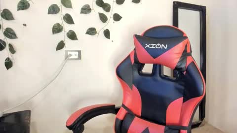 axel_rosse2 online show from November 2025 09:58:02 PM