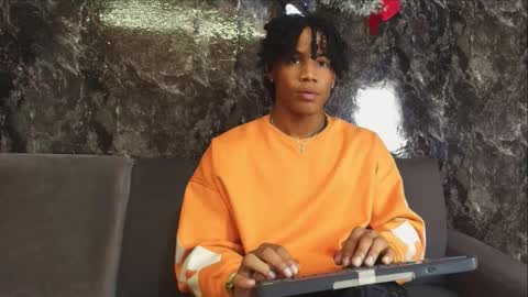 AXEL SILVA online show from December 2025 12:45:01 PM